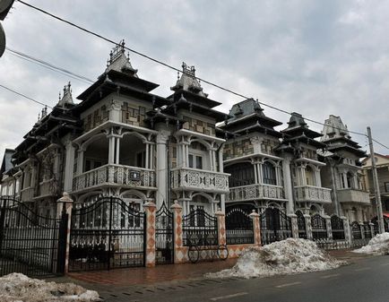 Бузеску - селище непристойно багатих циган (37 фото) - Трініксі