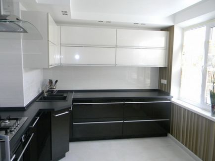 Bucătărie alb-negru în fotografia interioară