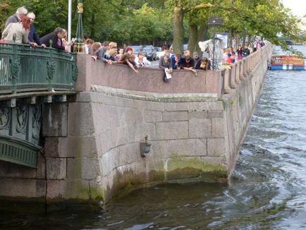 Istoria Chizhik-Pyzhik din St Petersburg și descrierea monumentului