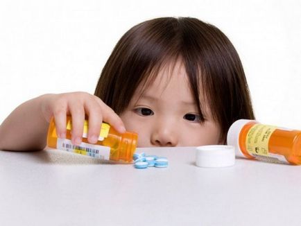 Що робити, якщо дитина з'їла таблетки