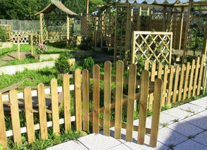 Garduri decorative de gradina - comoditate pentru multi ani de video