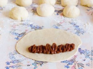 Finom sütemény sűrített tej (sűrített tej sütés) Gourmet pite karamellizált tej