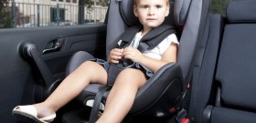 Scaunele pentru copii în mașină - clarificarea regulilor video de pe șosea