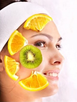 Домашні маски для обличчя для підлітків трав'яні, яєчні, содові, фруктово-овочеві