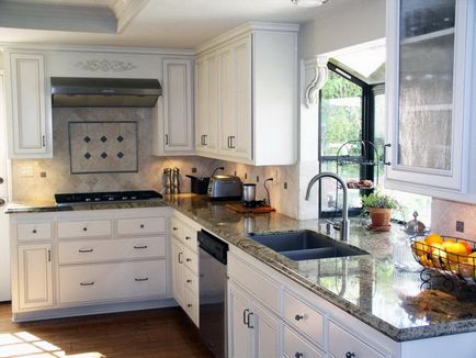 Avantajele și dezavantajele chiuvetei de bucătărie vizavi de fereastră - 11 fotografii