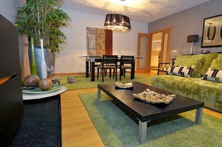 Excursie la interiorul apartamentului confortabil din Europa, în culori naturale, homefront