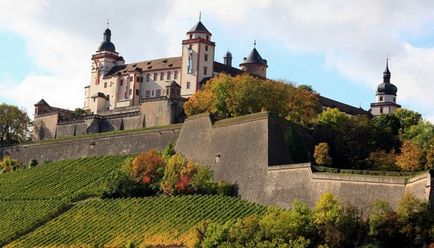 Turul Würzburg - un patrimoniu cultural pe care îl vizitați - monumente, muzee, temple, palate și