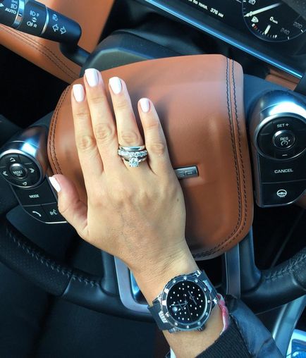 Ha a stylist volt Ksenia Borodina mit kell tanulni a csillagok hosszúkás ing mangó (Borodin) Ha a stylist volt Ksenia Borodina mit kell tanulni a csillagok hosszúkás ing mangó