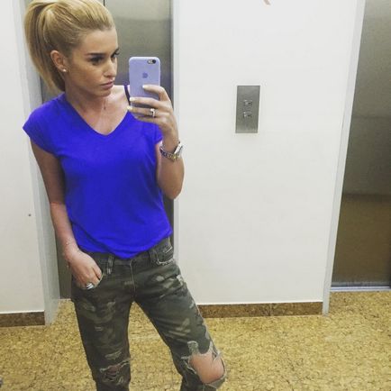 Ha a stylist volt Ksenia Borodina mit kell tanulni a csillagok hosszúkás ing mangó (Borodin) Ha a stylist volt Ksenia Borodina mit kell tanulni a csillagok hosszúkás ing mangó