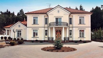 În cazul în care locuiește Michael Shufutinsky, casa de țară a lui Mikhail Shufutinsky în satul grigorovo