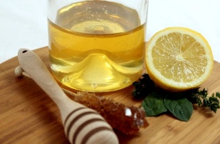 Glicerina, miere și lămâie pentru tuse - rețetă pentru copii și adulți
