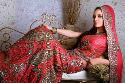 Індійський стиль в одязі - калорій і традиції східних красунь