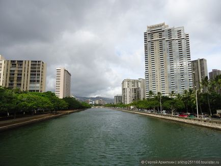 Hogyan juthat a költségvetés Honolulu Airport Waikiki strand területén