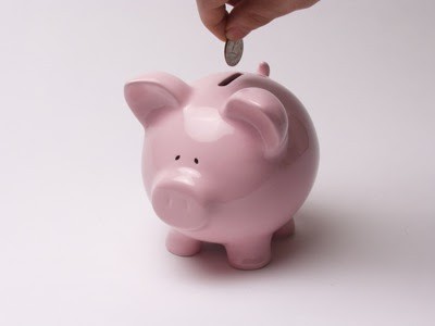 Cum să economisiți bani cu un salariu mic pe ceea ce puteți salva