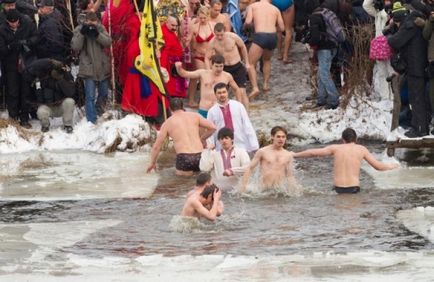 Як підготуватися до купання в ополонці на Хрещення 5 порад