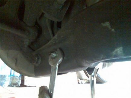 Hogyan változtassuk meg a hátsó lengéscsillapítók a peugeot 406 kézikönyv autós (peugeot) Hogyan változtassuk meg a hátsó lengéscsillapítók a peugeot 406, autós ellátásokat