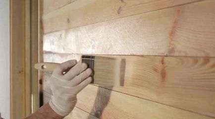Як правильно захистити і пофарбувати дерев'яний будинок