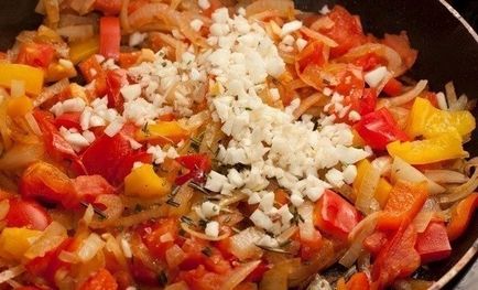 Cum să gătești o găină coaptă cu legume - rețetă, ingrediente și fotografii