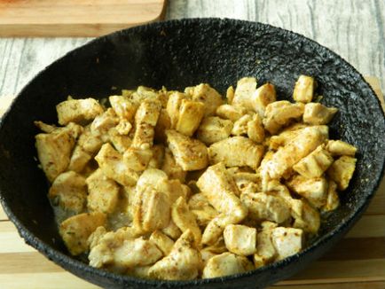 Hogyan készítsünk egy Quesadilla csirkével és sajttal otthon lépésről lépésre recept fotókkal - otthon