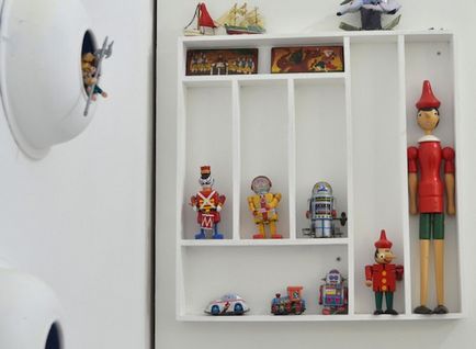 Kokokokids displaying kids art and storage ideas