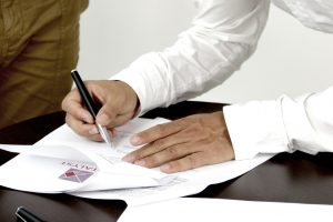Contract - termeni și reguli de încheiere, reînnoire și reînnoire