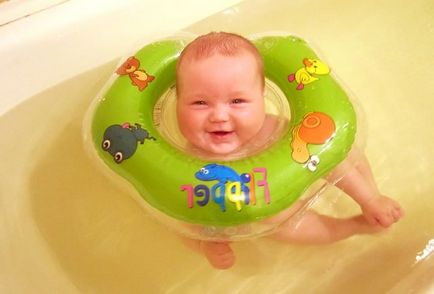 Коло для купання новонароджених - користь і правила вибору