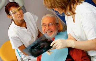 Protetică dentară preferențială pentru pensionari, invalizi, veterani de muncă