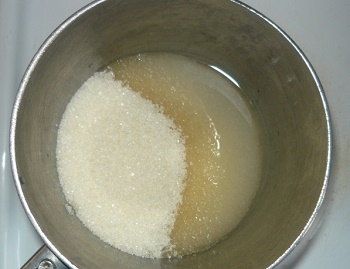 Manichiura pe apa - o placinta poroasa din ingrediente simple