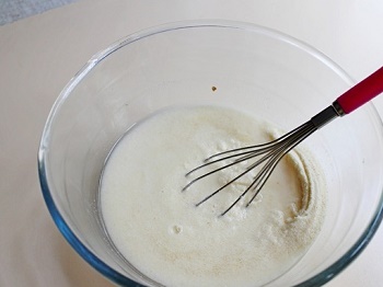 Manichiura pe apa - o placinta poroasa din ingrediente simple
