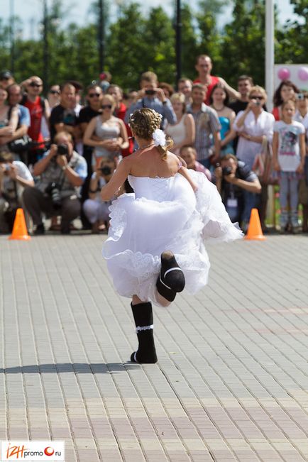 Marathon of Brides 2012 în Izhevsk Fugiți în cizme - Ижфото, Ижфото