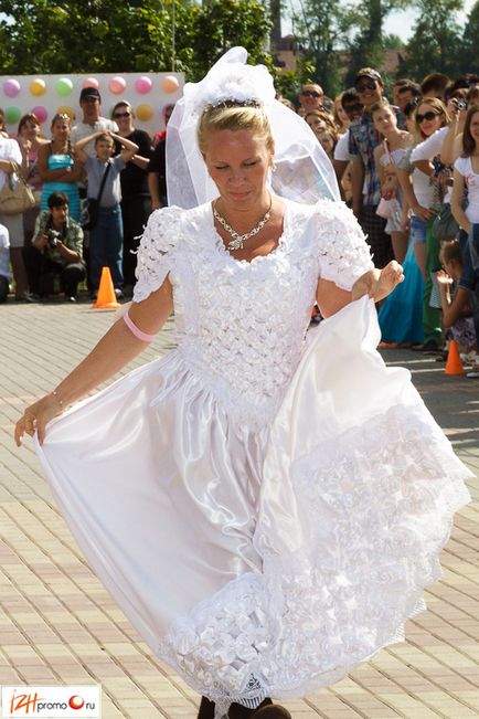 Marathon of Brides 2012 în Izhevsk Fugiți în cizme - Ижфото, Ижфото