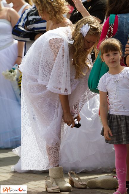 Marathon of Brides 2012 în Izhevsk Fugiți în cizme - Ижфото, Ижфото