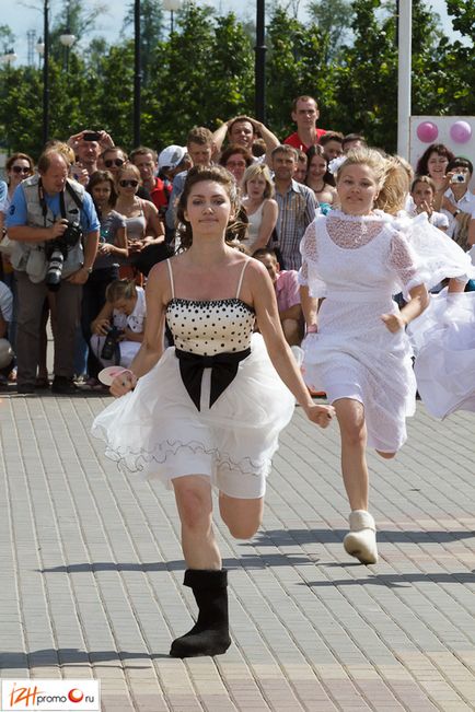 Marathon of Brides 2012 în Izhevsk Fugiți în cizme - Ижфото, Ижфото