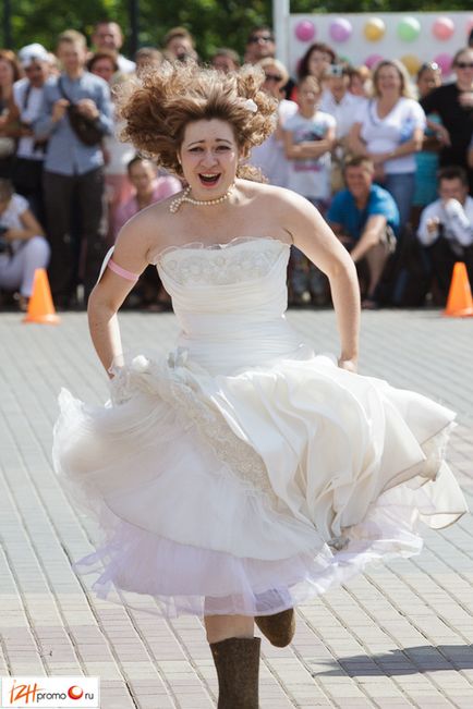 Marathon of Brides 2012 în Izhevsk Fugiți în cizme - Ижфото, Ижфото