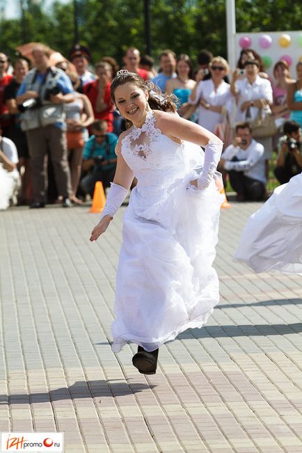 Marathon of Brides 2012 în Izhevsk Fugiți în cizme - Ижфото, Ижфото