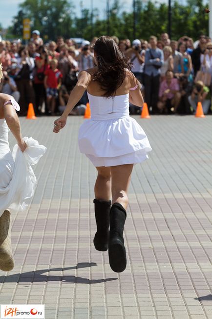 Marathon of Brides 2012 în Izhevsk Fugiți în cizme - Ижфото, Ижфото