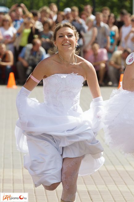 Marathon of Brides 2012 în Izhevsk Fugiți în cizme - Ижфото, Ижфото