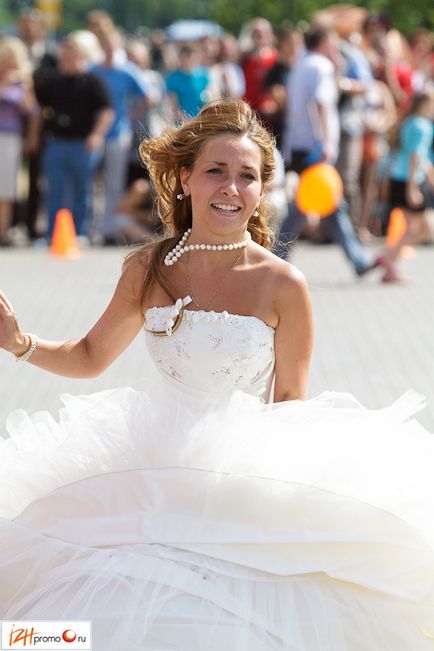 Marathon of Brides 2012 în Izhevsk Fugiți în cizme - Ижфото, Ижфото