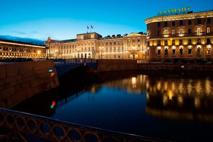 Palatul Mariinsky din St. Petersburg - fotografie și descriere, fapte interesante, hartă, cum să obțineți