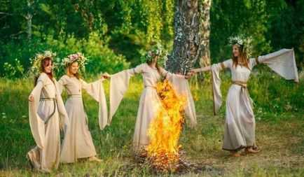 Éjszakai Midsummer 2017 - a hagyományok és szokások, mit kell tennie a Kupala éjszaka