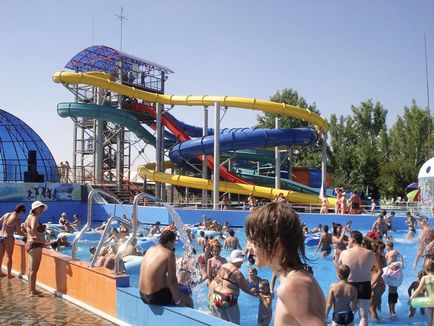 A tó nagy rugó, a vándort (Altaj határterület és a Köztársaság) A tó nagy a tavasz, az utazó