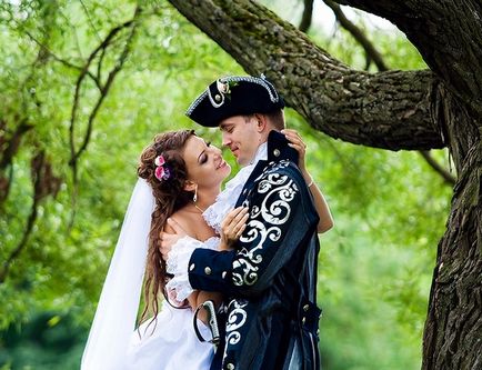 Pirat nunta - mireasa si mirele - idei pentru nunta - nunta luminoasa