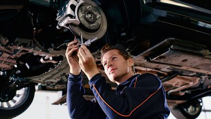 Чому при ремонті машини вигідно використовувати беушні запчастини
