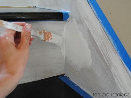Фарбування дерев'яних сходів відео як пофарбувати своїми руками