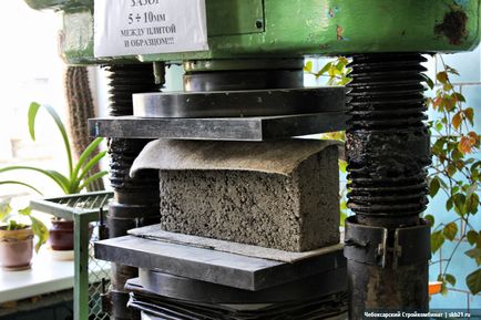 Szakítószilárdság könnyű összesített blokkok beton falak és a szellőztetés keramzitoblokov (határ) Szakítószilárdság könnyű összesített blokkok beton falak és a szellőztetés keramzitoblokov
