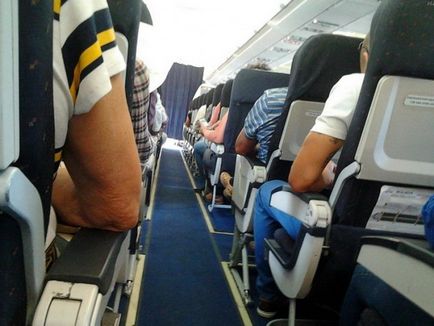 Prikol în avion, din cauza căruia pasagerii un atac de cord puțin nu sa întâmplat!