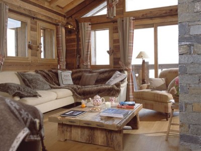 Proiecte si interioare de case din lemn combinate si din lemn in stil cabana