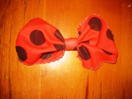 Egyszerű jelmez Minnie Mouse kezeddel (Minnie) Egyszerű jelmez Minnie Mouse saját kezűleg