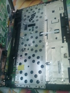 Dezasamblarea dispozitivelor asus k53 (încălzite de un conector)