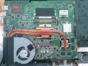 Dezasamblarea dispozitivelor asus k53 (încălzite de un conector)